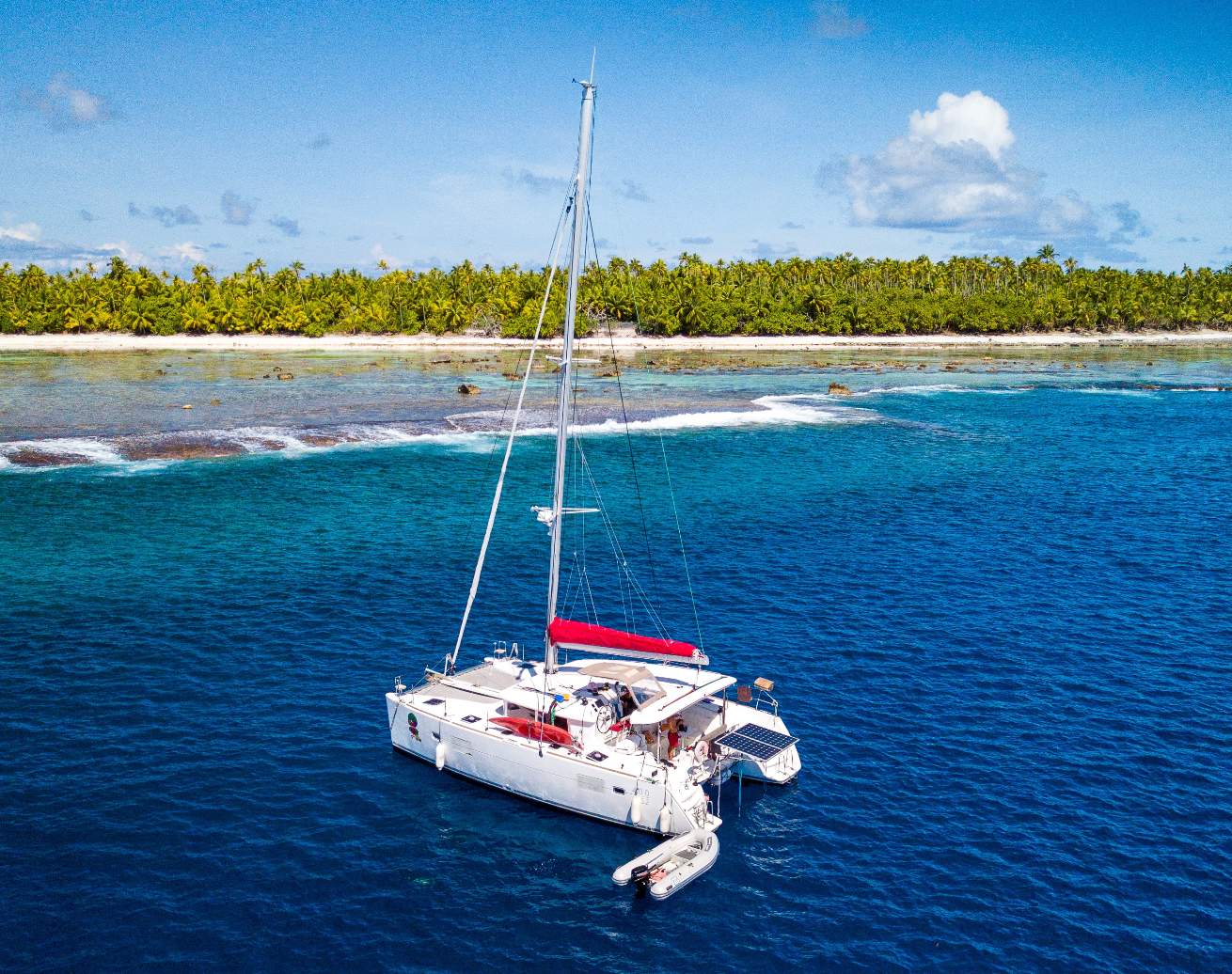 https://tahititourisme.jp/wp-content/uploads/2021/12/Poe-charter-location-de-catamaran-Tahiti-et-excursion-journee-Tetiaroa-Maxi-catamaran-compressed.jpg