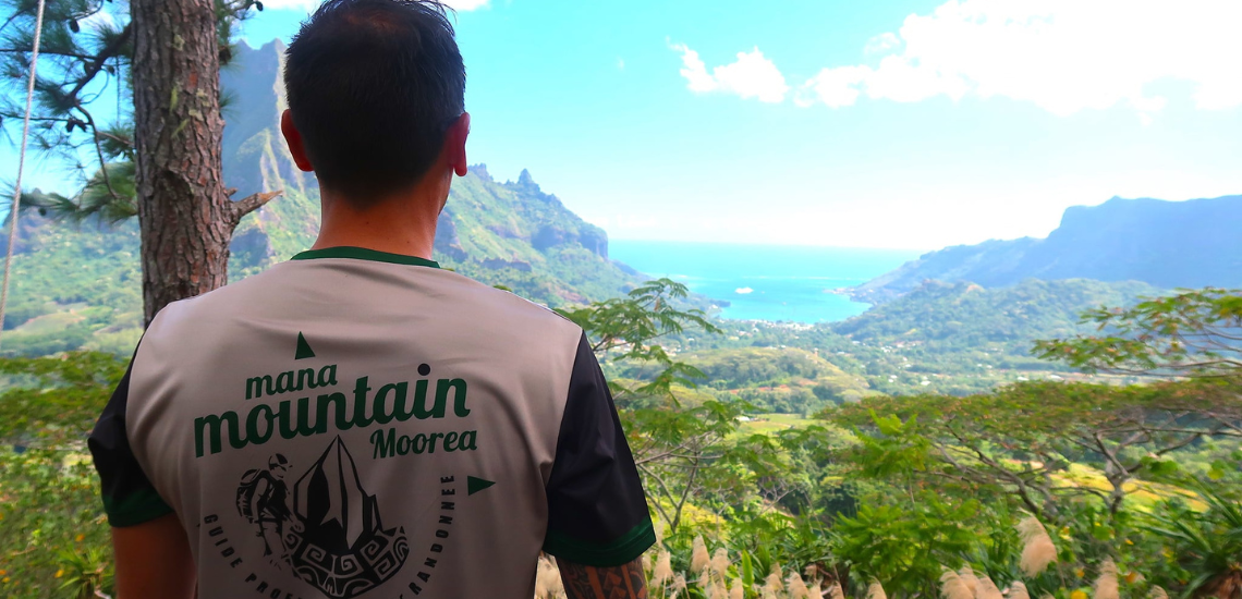 https://tahititourisme.jp/wp-content/uploads/2022/08/ManaMountainMoorea_photocouverture_1140x550px3.png